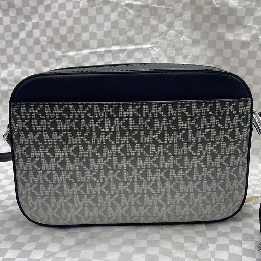 MICHAEL KORS Jet Set Lg Ombré Signature Logo EW Crossbody East West 
Black 
NWT - Picture 8 of 10